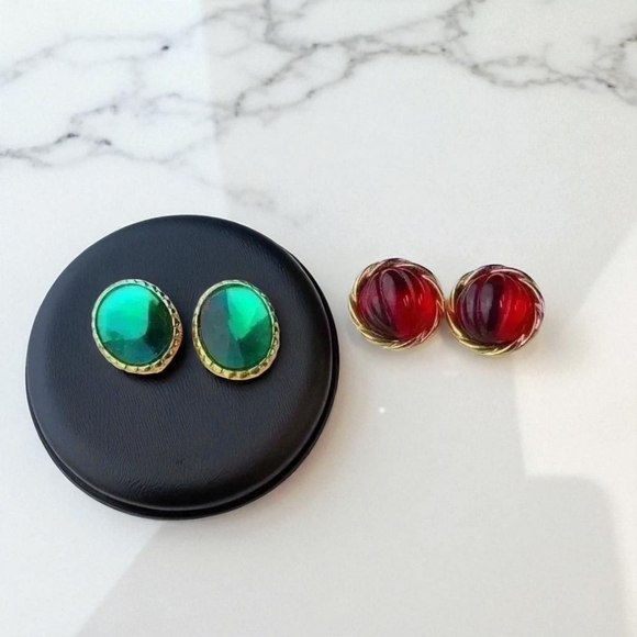 Vintage Gold-toned green red  gemstone earrings - Picture 12 of 12